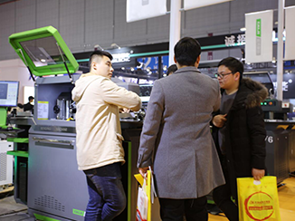 屹克廣告雕刻機(jī)、彎字機(jī)、圍字機(jī)、迷你字雕刻機(jī)參加2019上海廣告展